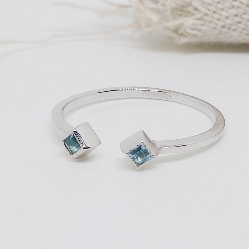 Sterling Silver Blue Topaz Open Ring Size 7 - Picture 5 of 5